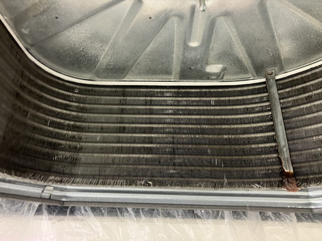alt="天カセ４方向熱交換器（アップ）洗浄前"