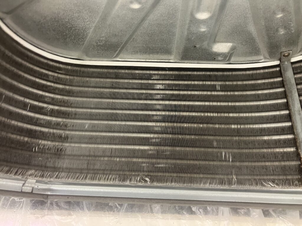 alt="天カセ４方向熱交換器（アップ）洗浄後"