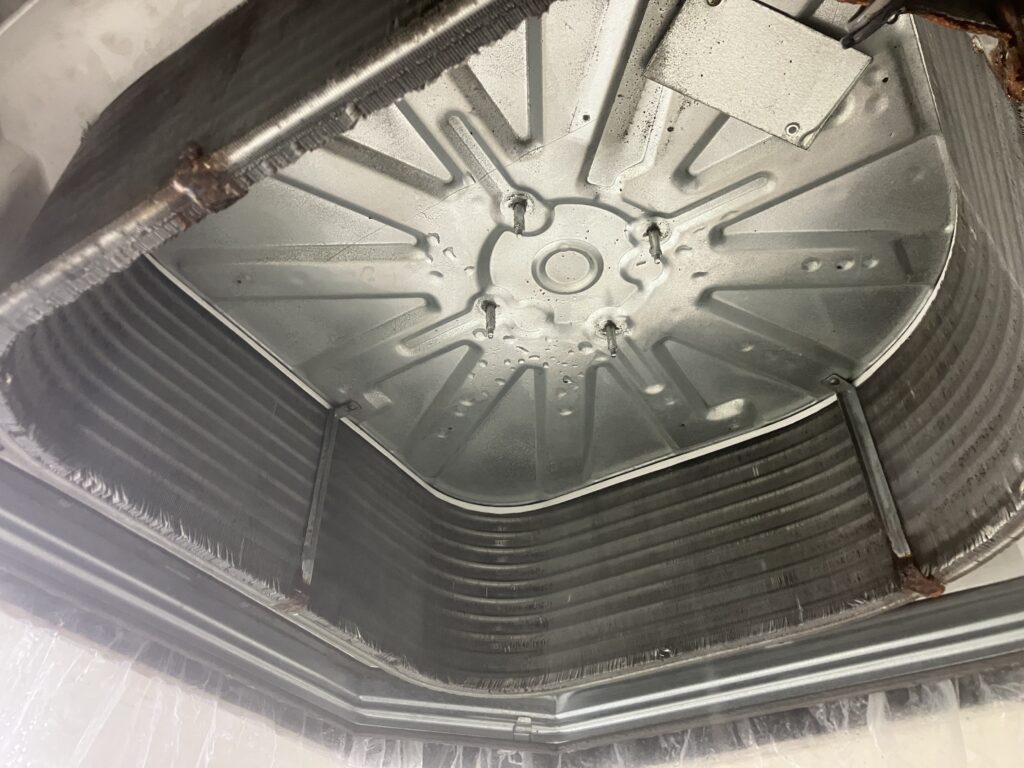 alt="天カセ４方向熱交換器（全体）洗浄後"
